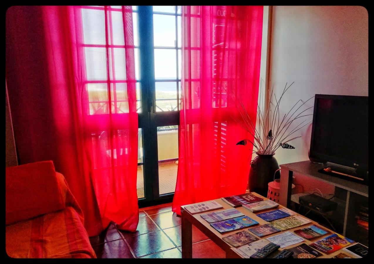Supertubos Beach Hostel Atouguia Da Baleia Dış mekan fotoğraf