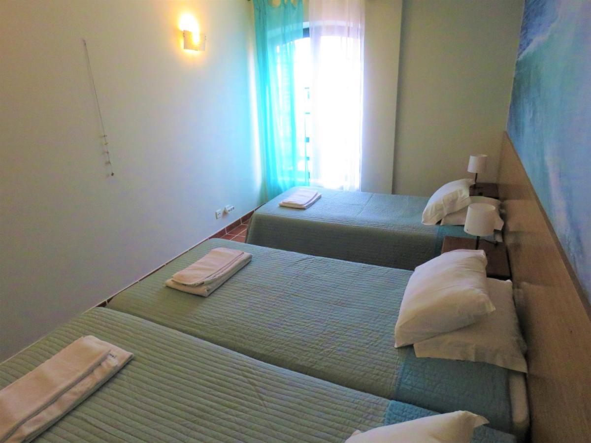 Supertubos Beach Hostel Atouguia Da Baleia Dış mekan fotoğraf
