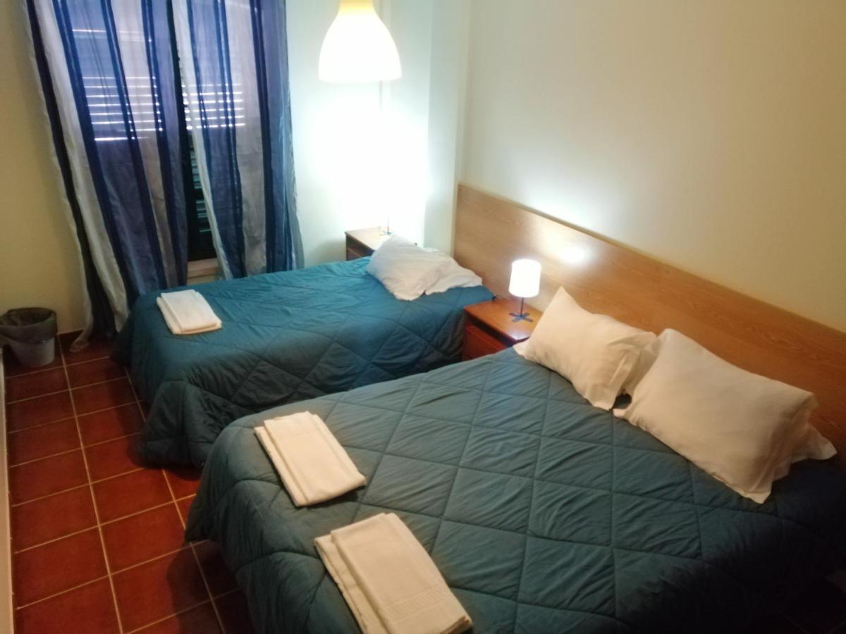 Supertubos Beach Hostel Atouguia Da Baleia Dış mekan fotoğraf