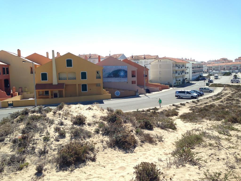 Supertubos Beach Hostel Atouguia Da Baleia Dış mekan fotoğraf