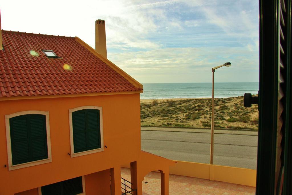 Supertubos Beach Hostel Atouguia Da Baleia Oda fotoğraf