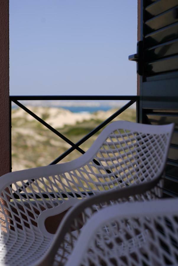 Supertubos Beach Hostel Atouguia Da Baleia Dış mekan fotoğraf