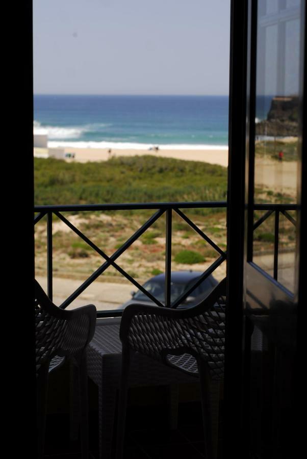 Supertubos Beach Hostel Atouguia Da Baleia Dış mekan fotoğraf